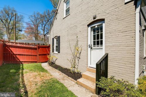 10159 Sutherland Rd, Silver Spring MD 20901-2236 exterior