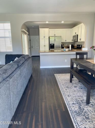 711 Nile River Dr, Oxnard, CA 93036-5354