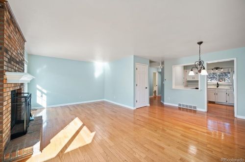 7172 Briarwood Cir, Englewood, CO 80112-1181