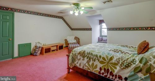 2045 Rockvale Rd, Lancaster PA  17602-1405 exterior