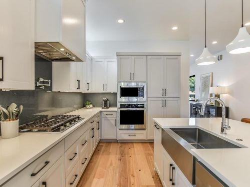 6001 Eureka Dr, Austin TX  78745-2962 exterior