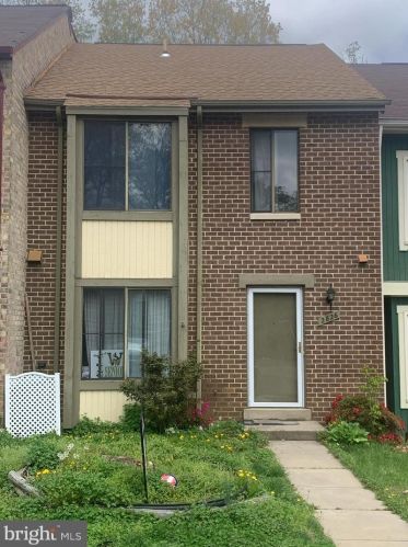 2826 Cambridge Dr, Woodbridge VA  22192-3123 exterior