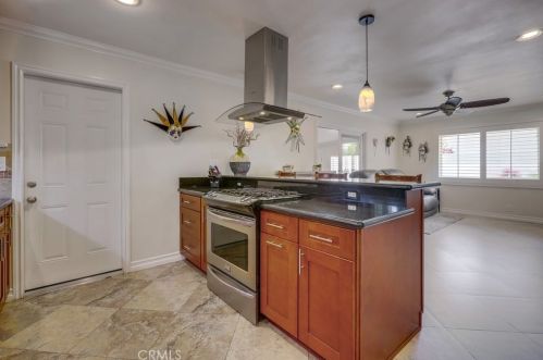 305 Kenmore St, Anaheim CA  92804-2114 exterior