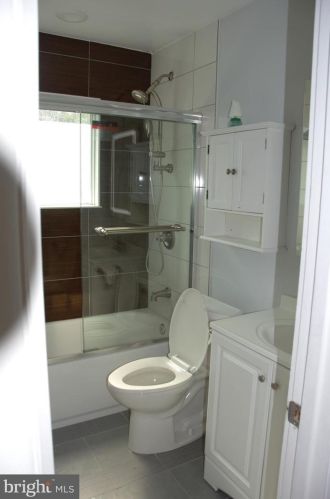 7635 Dunston St, Springfield VA  22151-2611 exterior