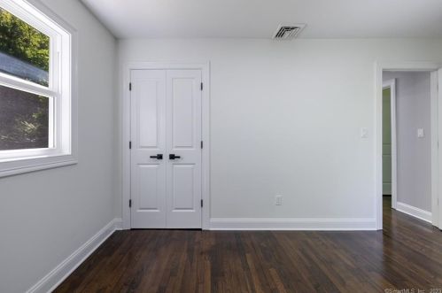 17 Valley Field Rd, Sandy Hook CT  06482-1096 exterior
