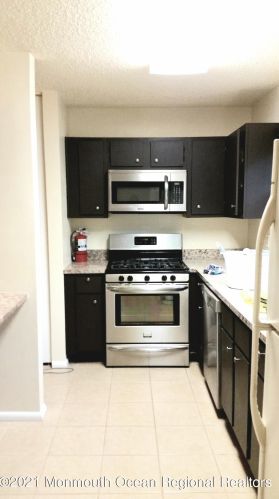 1400 Dahlia Ct, Jackson Twp, NJ 08527-4172