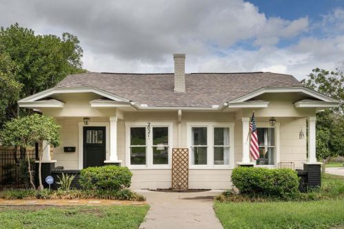 2021 Ashland Ave, Fort Worth TX  76107-3855 exterior