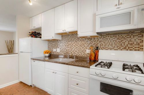 1257 Locust St, Denver CO 80207-3943 exterior