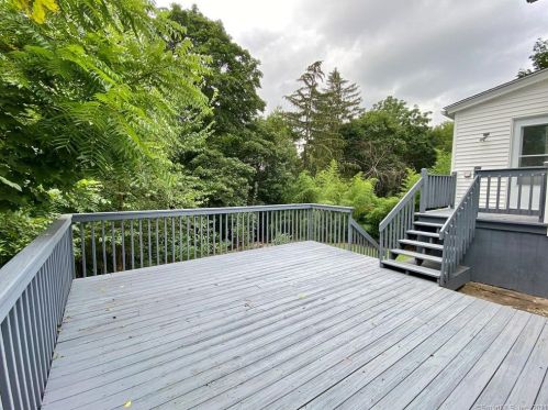 109 Orchard St, Ellington, CT 06029-4211