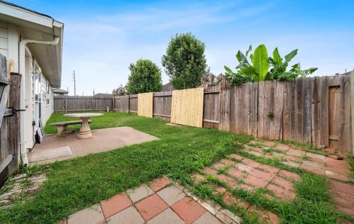 1030 Bahia Vis Dr, Richmond TX 77406-2850 exterior