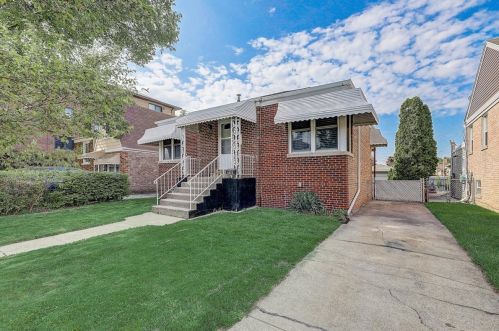 6428 Pershing Rd, Forest View, IL 60402-4115