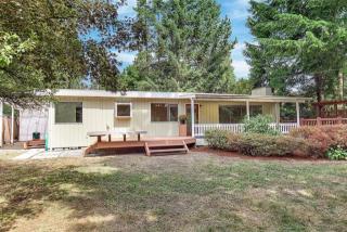 2223 219th Ln, Redmond, WA 98075-9561