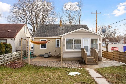 1349 6 St, Saint Paul MN  55106-4801 exterior