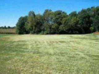 405 Apache Way, Northern Oaks, IL 61535-9409