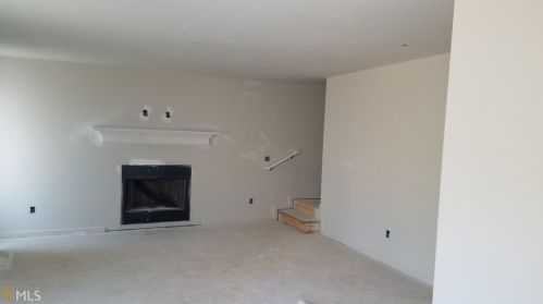 228 Hampton Dr, Jefferson, GA 30549-7425