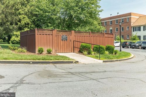 2206 Washington Ave, Silver Spring MD  20910-2615 exterior