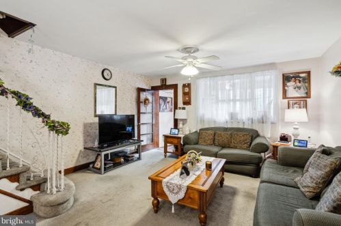 2706 18th St, Philadelphia, PA 19145-4703