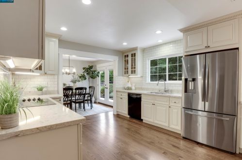 1833 Leo Ln, Concord CA  94521-2348 exterior