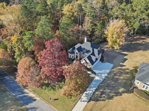695 Highland Oaks Dr, Atlanta GA  30331-9210 exterior