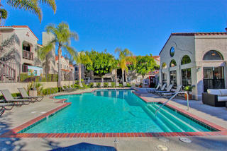 643 Country Club Dr, Simi Valley CA  93065-7602 exterior