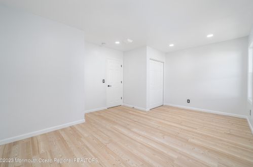 69 Byrnes Ln, Tinton Falls NJ  07724-1507 exterior