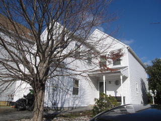 6 Oak Knoll Dr, Matawan, NJ 07747-2650