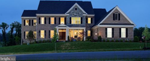 6 Forest Lake Dr, Great Falls, VA 22066-3609