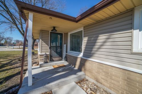 595 End Dr, Manteno, IL 60950-1051