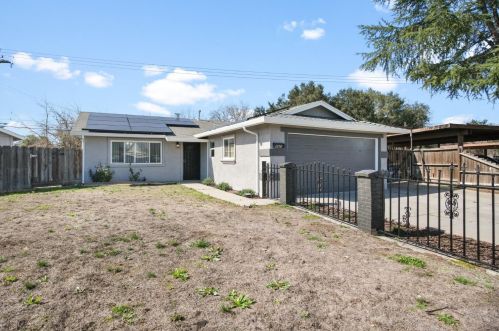 660 Meadowlark Ln, Manteca, CA 95336-4408