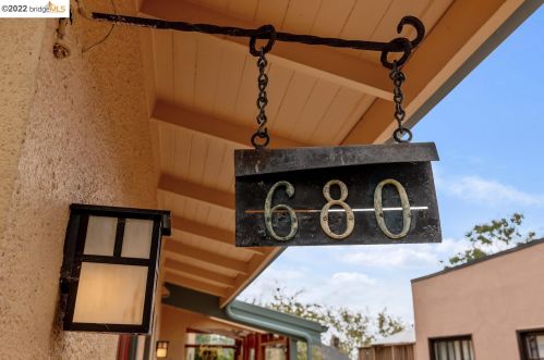 680 Vincente Ave, Berkeley, CA 94707-1524