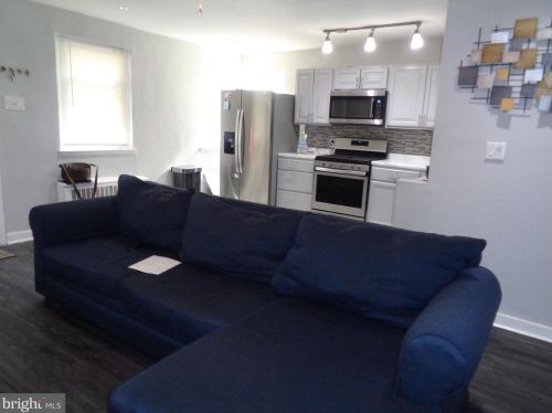 6306 10th St, Philadelphia PA 19133-1511 exterior