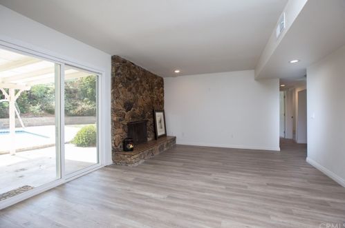 5560 Wentworth Dr, Riverside CA  92505-3156 exterior