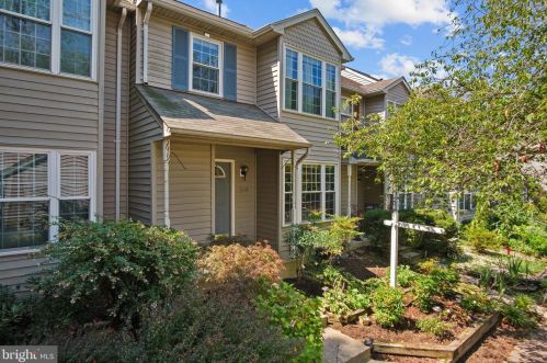 5619 Gosling Dr, Clifton, VA 20124-0900