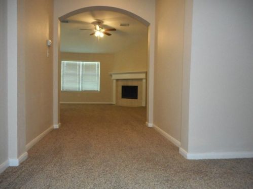 9829 Flamingo Ln, Conroe, TX 77385-8501