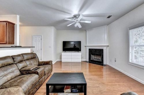 357 Creek Manor Way, Suwanee GA  30024-6565 exterior