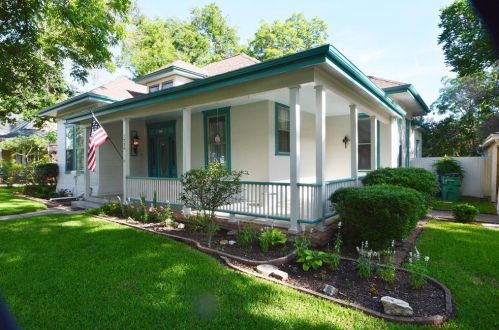 1220 Park St, Greenville, TX 75401-5439
