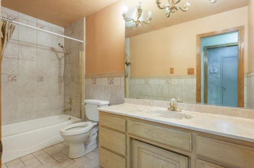 100 Grand Mdw Dr, Fort Worth TX 76108-3942 exterior