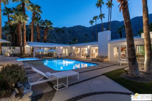 834 Rose Ave, Palm Springs, CA 92262-4139