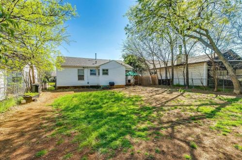 5912 Locke Ave, Fort Worth TX  76107-5514 exterior