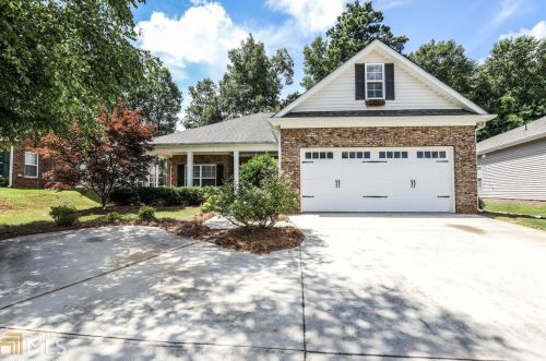 121 Autumn Glen Dr, Carrollton, GA 30117-1949