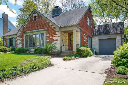 687 Revere Rd, Glendale Heights, IL 60137-5482