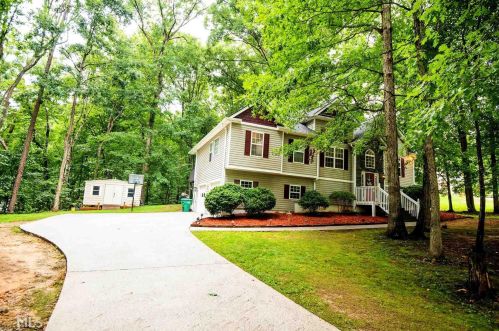 145 Laurel Creek Ct, Carrollton, GA 30117-5420