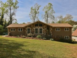 1837 Beaver Dam Ln, Marietta, GA 30062-2645
