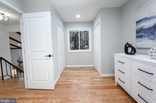9063 Andromeda Dr, Springfield VA  22015-3509 exterior