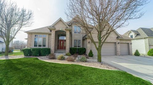 10612 Erie Dr, Crown Point, IN 46307-9454