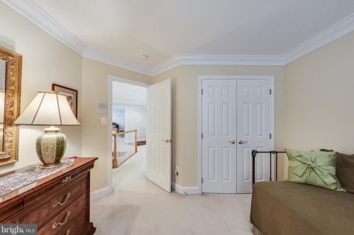 6420 Lake Meadow Dr, Springfield VA  22015-3927 exterior