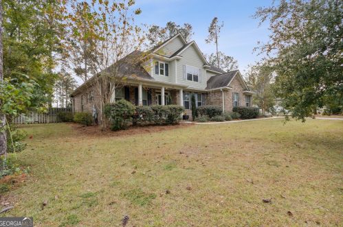 102 Sweetwater Cir, Rincon, GA 31326-9683