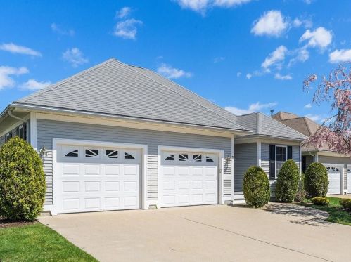 30 Stephanie Dr, Coventry, RI 02816-2801