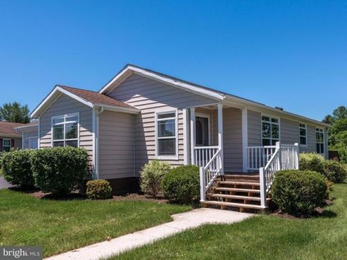 204 Oriole Dr, Carlisle PA  17013-8774 exterior