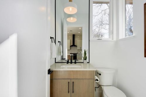 4907 Delores Ave, Austin TX  78721-2107 exterior